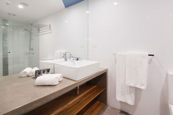 Zara Tower - Luxury Suites And Apartments - Sunshine Coast Guide 61