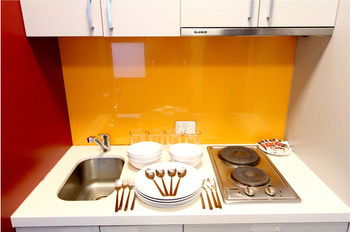 Alston Apartments Hotel - Sunshine Coast Guide 4