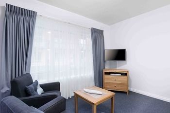 Best Western Fawkner Suites & Serviced Apartments - Sunshine Coast Guide 54