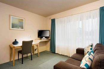 Best Western Fawkner Suites & Serviced Apartments - Sunshine Coast Guide 56