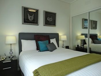 Alpha Apartments Melbourne - Sunshine Coast Guide 3