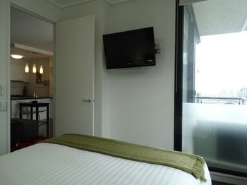 Alpha Apartments Melbourne - Sunshine Coast Guide 8
