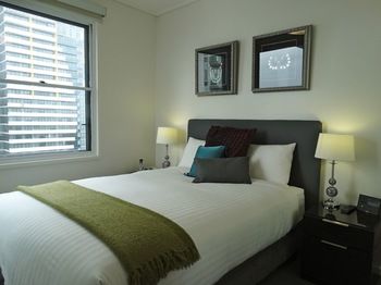 Alpha Apartments Melbourne - Sunshine Coast Guide 10
