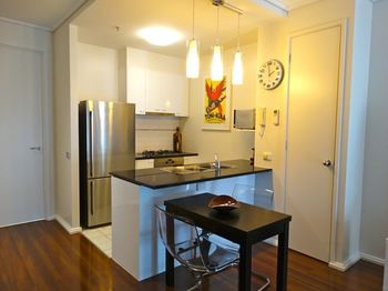Alpha Apartments Melbourne - Sunshine Coast Guide 13