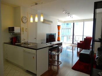 Alpha Apartments Melbourne - Sunshine Coast Guide 35