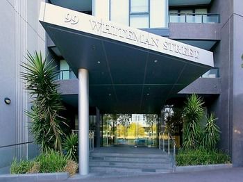 Alpha Apartments Melbourne - Sunshine Coast Guide 36