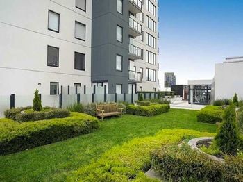 Alpha Apartments Melbourne - Sunshine Coast Guide 39