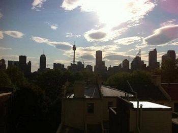 Eva's Backpackers - Sunshine Coast Guide 0