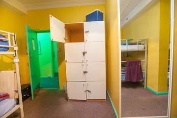 Eva's Backpackers - Sunshine Coast Guide 10
