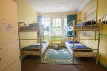 Eva's Backpackers - Sunshine Coast Guide 17