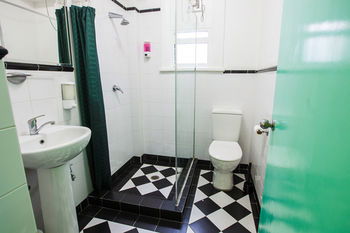 Eva's Backpackers - Sunshine Coast Guide 22