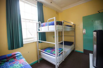 Eva's Backpackers - Sunshine Coast Guide 31