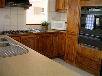 Australian Home Away @ Doncaster Grange Park - Sunshine Coast Guide 13