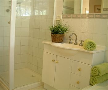 Australian Home Away @ Doncaster Grange Park - Sunshine Coast Guide 20