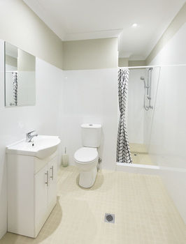 Sydney Student Living - Hostel - Sunshine Coast Guide 1