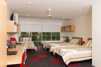 Sydney Student Living - Hostel - Sunshine Coast Guide 8