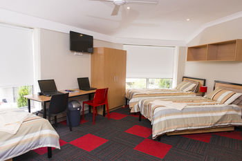 Sydney Student Living - Hostel - Sunshine Coast Guide 9