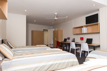 Sydney Student Living - Hostel - Sunshine Coast Guide 11