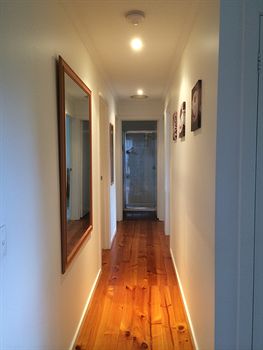 Australian Home Away Doncaster Elgar 2 - Sunshine Coast Guide 3