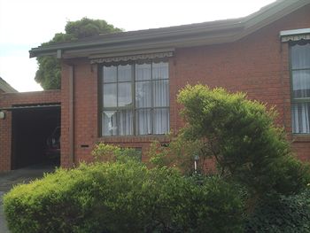 Australian Home Away Doncaster Elgar 2 - Sunshine Coast Guide 9