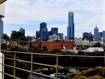 Albert Road Serviced Apartments - Sunshine Coast Guide 6