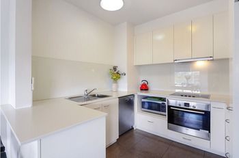 Albert Road Serviced Apartments - Sunshine Coast Guide 8