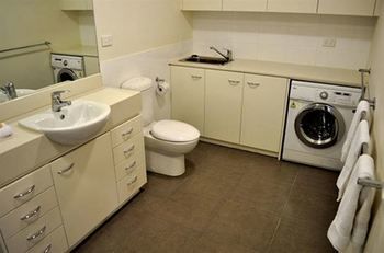Albert Road Serviced Apartments - Sunshine Coast Guide 10