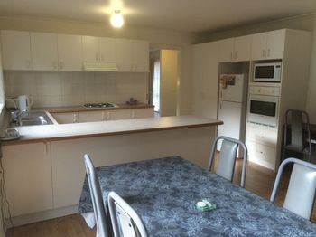 Australian Home Away Ringwood @ Bardia - Sunshine Coast Guide 14