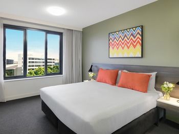 Adina Apartment Hotel Sydney Airport - Sunshine Coast Guide 1
