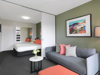 Adina Apartment Hotel Sydney Airport - Sunshine Coast Guide 8