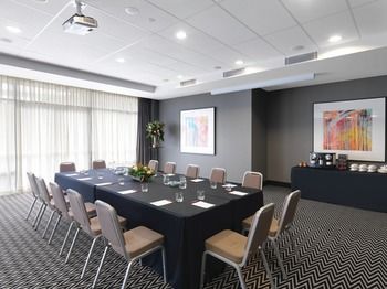 Adina Apartment Hotel Sydney Airport - Sunshine Coast Guide 27
