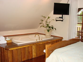 Clarence River Bed & Breakfast - Sunshine Coast Guide 17