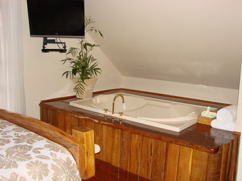 Clarence River Bed & Breakfast - Sunshine Coast Guide 18