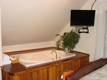 Clarence River Bed & Breakfast - Sunshine Coast Guide 19