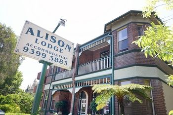 Alison Lodge - Sunshine Coast Guide 1