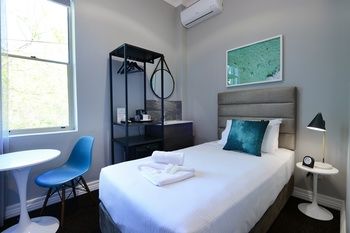 Alison Lodge - Sunshine Coast Guide 18