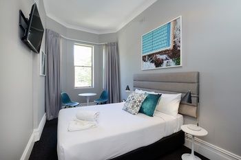 Alison Lodge - Sunshine Coast Guide 24