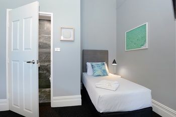 Alison Lodge - Sunshine Coast Guide 26
