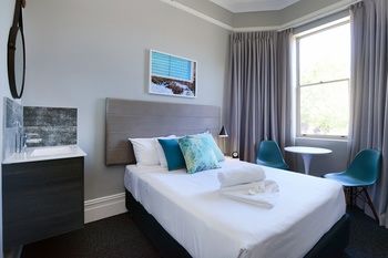 Alison Lodge - Sunshine Coast Guide 31