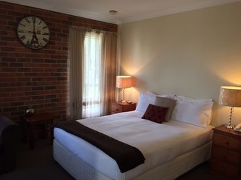 Aussie Rest Motel - Sunshine Coast Guide 1