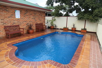 Aussie Rest Motel - Sunshine Coast Guide 3