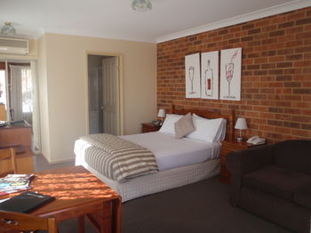 Aussie Rest Motel - Sunshine Coast Guide 4