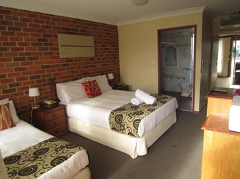 Aussie Rest Motel - Sunshine Coast Guide 10