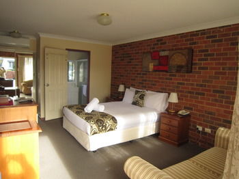 Aussie Rest Motel - Sunshine Coast Guide 16