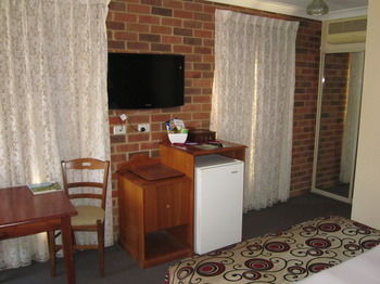 Aussie Rest Motel - Sunshine Coast Guide 22