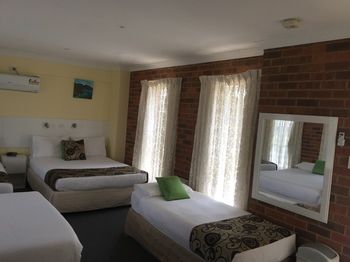 Aussie Rest Motel - Sunshine Coast Guide 25