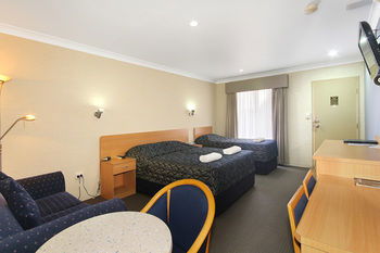 Edward Parry Motel & Apartments - Sunshine Coast Guide 9