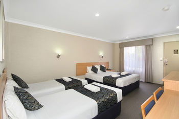 Edward Parry Motel & Apartments - Sunshine Coast Guide 11