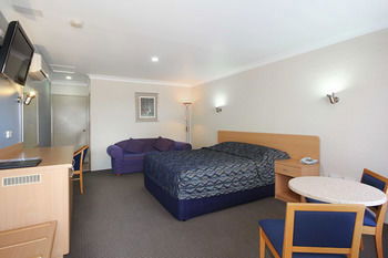 Edward Parry Motel & Apartments - Sunshine Coast Guide 12
