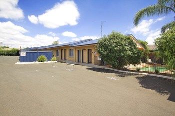 Edward Parry Motel & Apartments - Sunshine Coast Guide 19